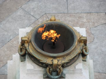 Eternal flame at the tomb of the unknown soldier
